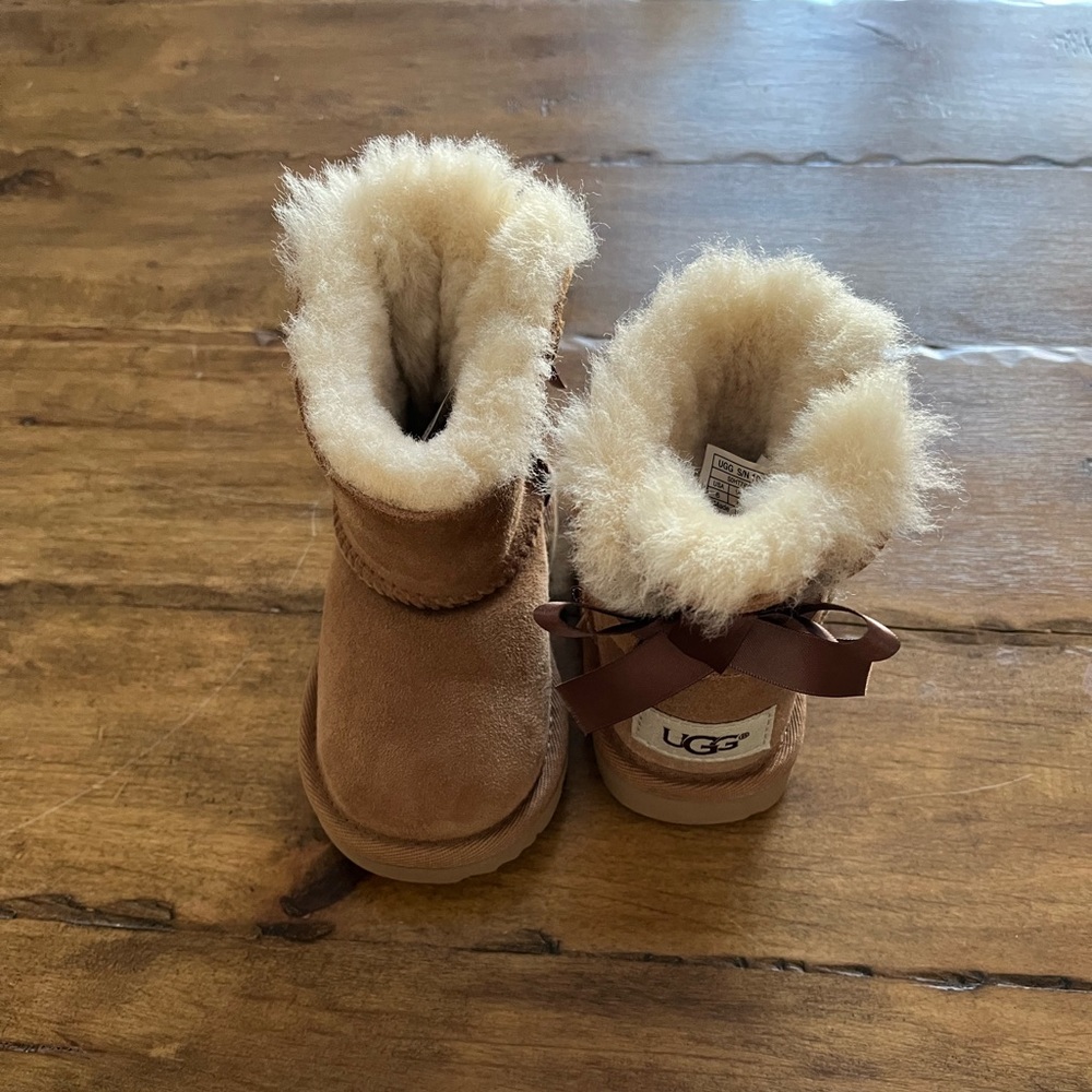 Ugg Mini Bailey Bow II Boot Chestnut size 6T
